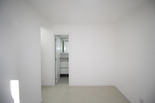Suíte 1 de apartamento para alugar com 2 quartos, 50m² em Jardim Sabará, Porto Alegre