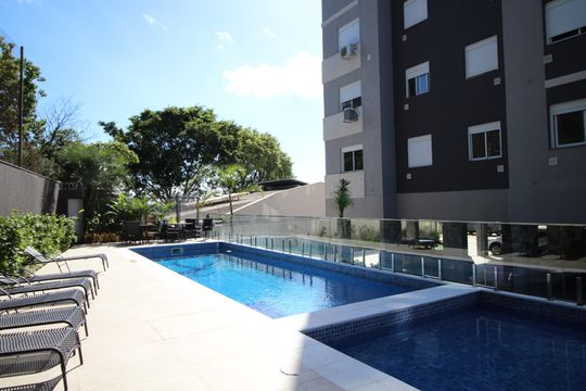 Área comum - Piscina de apartamento para alugar com 2 quartos, 50m² em Jardim Sabará, Porto Alegre