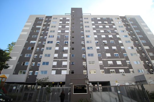 Fachada de apartamento para alugar com 2 quartos, 50m² em Jardim Sabará, Porto Alegre