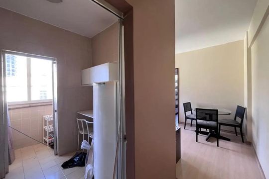 Sala de kitnet/studio para alugar com 1 quarto, 40m² em Funcionários, Belo Horizonte