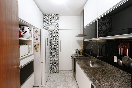 Cozinha de apartamento à venda com 3 quartos, 104m² em Havaí, Belo Horizonte