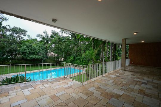 Varanda de casa à venda com 4 quartos, 850m² em Retiro Morumbi, São Paulo