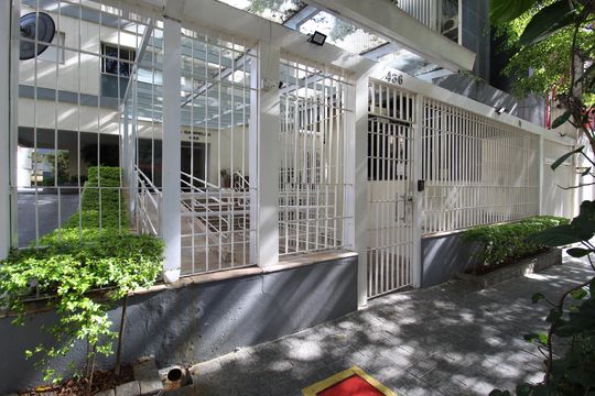 Fachada de apartamento para alugar com 1 quarto, 35m² em Indianópolis, São Paulo