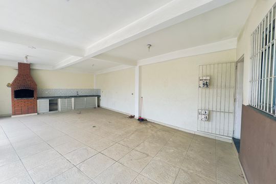 Quintal de casa à venda com 3 quartos, 250m² em Jardim Santa Clara, Guarulhos