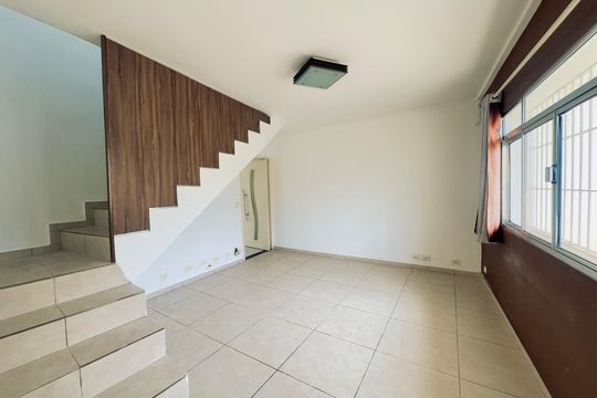 Casa à venda com 3 quartos, 250m² em Jardim Santa Clara, Guarulhos