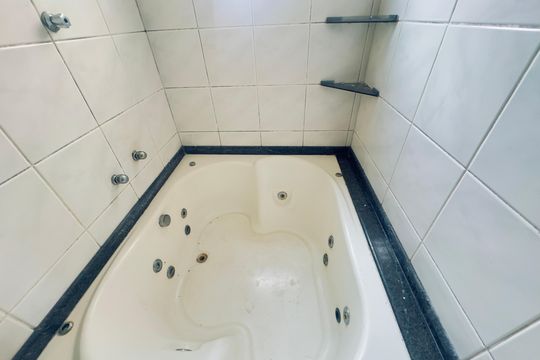 Banheiro 2 de casa à venda com 3 quartos, 250m² em Jardim Santa Clara, Guarulhos