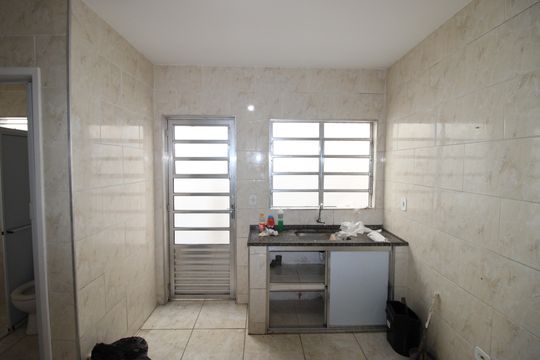 Sala / Cozinha de casa à venda com 5 quartos, 210m² em Vila Chuca, São Paulo