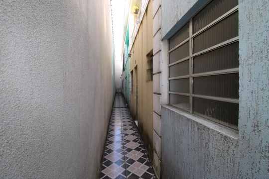Corredor de casa à venda com 5 quartos, 210m² em Vila Chuca, São Paulo