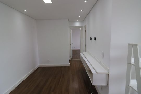 Sala de apartamento para alugar com 2 quartos, 61m² em Km 18, Osasco