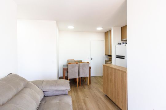 Sala de apartamento para alugar com 2 quartos, 47m² em Vila das Bandeiras, Guarulhos