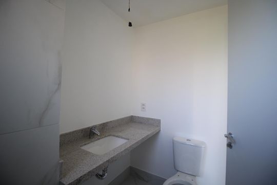 Banheiro da Suíte 2 de apartamento à venda com 3 quartos, 142m² em Rio Branco, Porto Alegre
