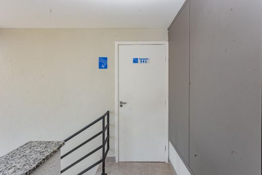 Área Comum - Banheiro  de kitnet/studio à venda com 1 quarto, 27m² em Bosque da Saúde, São Paulo
