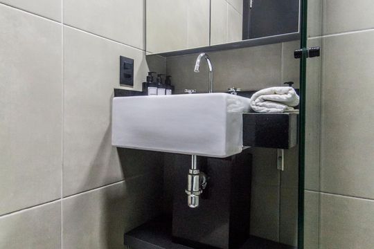 Banheiro de apartamento para alugar com 1 quarto, 26m² em Melville Empresarial Ii, Barueri