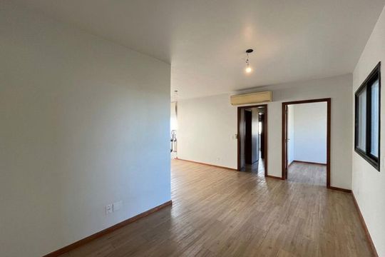 Sala de apartamento para alugar com 3 quartos, 140m² em Rio Branco, Porto Alegre