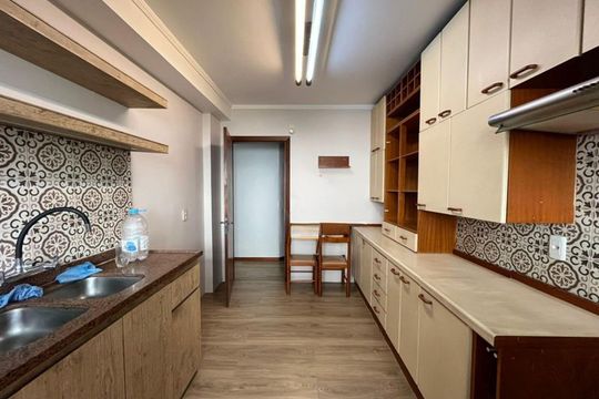Cozinha de apartamento para alugar com 3 quartos, 140m² em Rio Branco, Porto Alegre