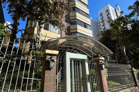 Apartamento para alugar com 3 quartos, 140m² em Rio Branco, Porto Alegre