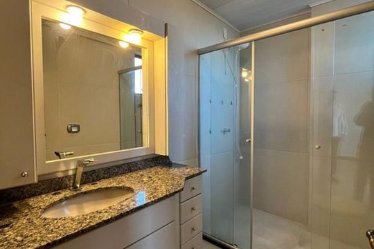 Banheiro 2 de apartamento para alugar com 3 quartos, 140m² em Rio Branco, Porto Alegre