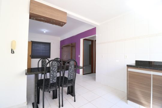 Cozinha de apartamento para alugar com 2 quartos, 58m² em Jardim Holanda, Uberlândia
