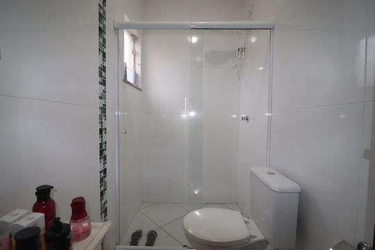 Banheiro Quarto 3 suíte de casa à venda com 3 quartos, 151m² em Parque das Nações, Santo André