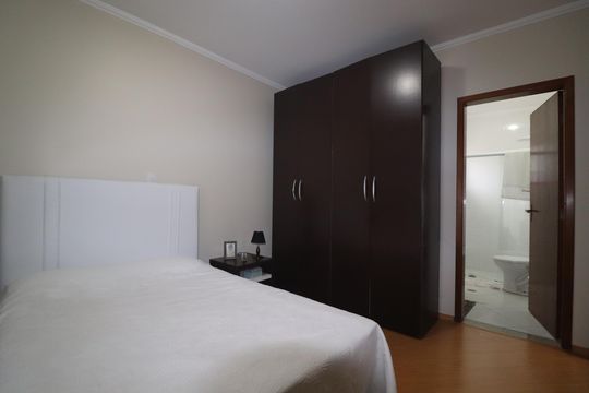 Quarto 3 suíte de casa à venda com 3 quartos, 151m² em Parque das Nações, Santo André