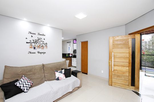 Casa à venda com 5 quartos, 70m² em Conjunto California, Belo Horizonte
