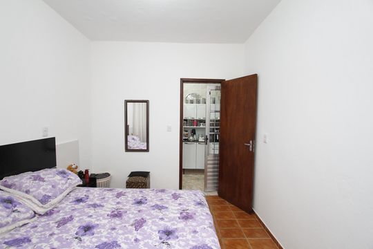 Quarto 2  casa 1 de casa à venda com 5 quartos, 70m² em Conjunto California, Belo Horizonte