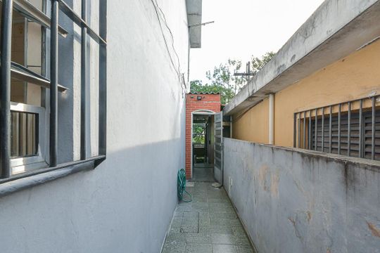 Corredor de casa à venda com 3 quartos, 80m² em Jardim Ana Lucia, São Paulo