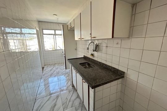 Cozinha de apartamento à venda com 2 quartos, 72m² em Vila Valqueire, Rio de Janeiro