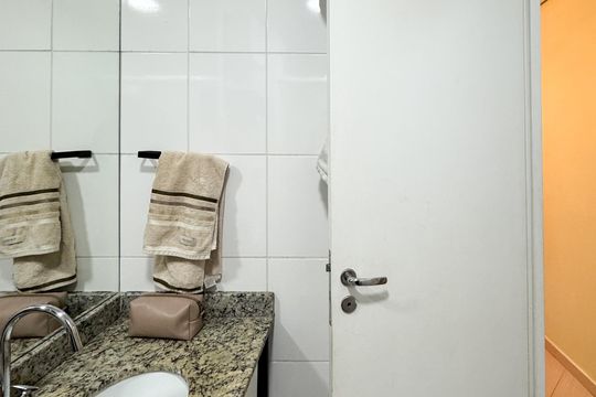 Banheiro Social de apartamento à venda com 2 quartos, 47m² em Jardim Iraja, São Bernardo do Campo