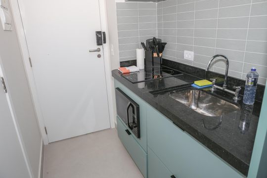 Cozinha de kitnet/studio para alugar com 1 quarto, 25m² em Perdizes, São Paulo