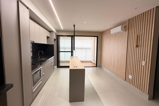 Sala/Cozinha de apartamento para alugar com 2 quartos, 70m² em Setor Bueno, Goiânia