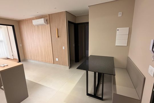 Sala/Cozinha de apartamento para alugar com 2 quartos, 70m² em Setor Bueno, Goiânia