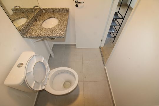 Banheiro de apartamento à venda com 1 quarto, 27m² em Lauzane Paulista, São Paulo