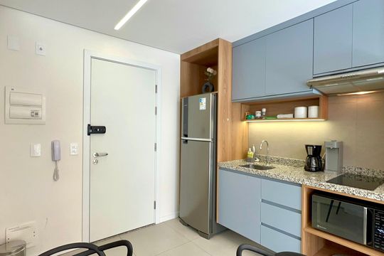 Cozinha de kitnet/studio à venda com 1 quarto, 33m² em Pinheiros, São Paulo