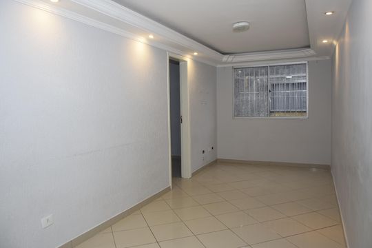 Sala de apartamento para alugar com 3 quartos, 90m² em Chacara Santa Maria, Embu das Artes
