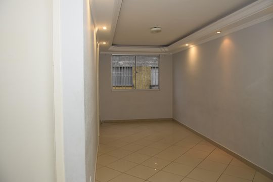 Sala de apartamento para alugar com 3 quartos, 90m² em Chacara Santa Maria, Embu das Artes