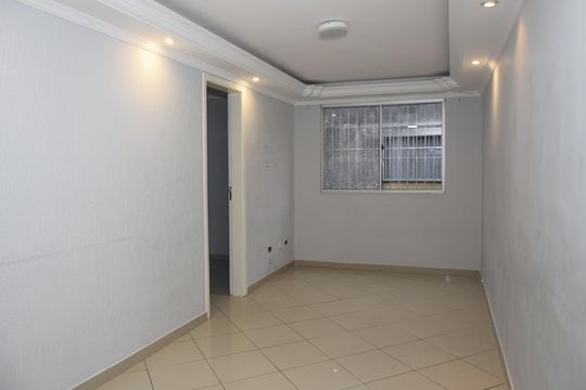 Sala de apartamento para alugar com 3 quartos, 90m² em Chacara Santa Maria, Embu das Artes