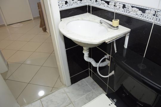 Banheiro de apartamento para alugar com 3 quartos, 90m² em Chacara Santa Maria, Embu das Artes