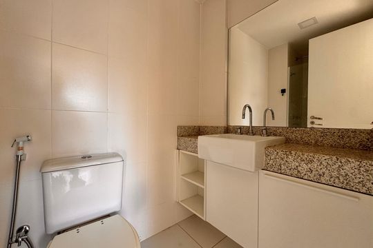 Suíte - Banheiro de apartamento à venda com 2 quartos, 160m² em Barra da Tijuca, Rio de Janeiro