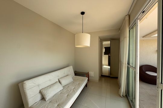 Sala (Segundo Andar) de apartamento à venda com 2 quartos, 160m² em Barra da Tijuca, Rio de Janeiro