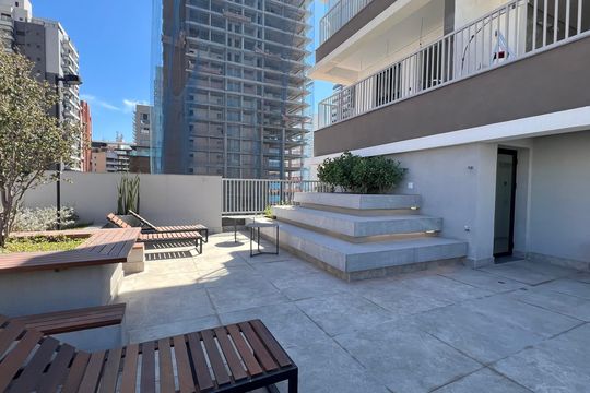 Terraço de kitnet/studio à venda com 1 quarto, 23m² em Pinheiros, São Paulo