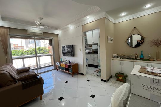 Sala de apartamento para alugar com 2 quartos, 80m² em Parque Enseada, Guarujá