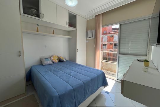 Quarto 1 de apartamento para alugar com 2 quartos, 80m² em Parque Enseada, Guarujá