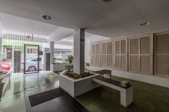 Hall social de apartamento à venda com 1 quarto, 43m² em Centro Histórico, Porto Alegre
