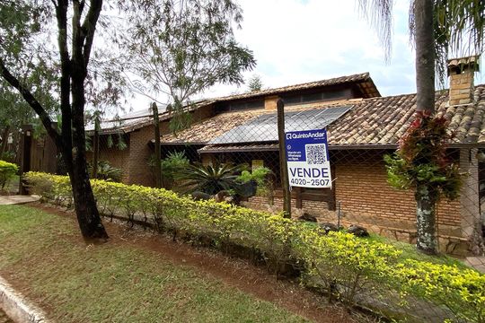 Fachada de casa de condomínio à venda com 4 quartos, 400m² em Ville de Montagne, Nova Lima