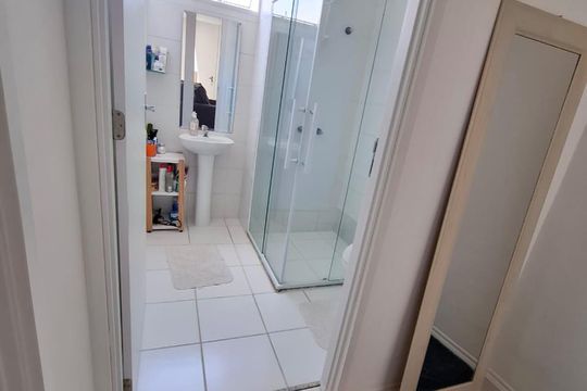 Banheiro de apartamento à venda com 2 quartos, 44m² em Parque Ipe, São Paulo