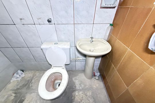 Banheiro Social de casa para alugar com 2 quartos, 50m² em Camargos, Belo Horizonte