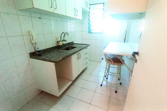 Cozinha de apartamento para alugar com 2 quartos, 62m² em Vila Gumercindo, São Paulo