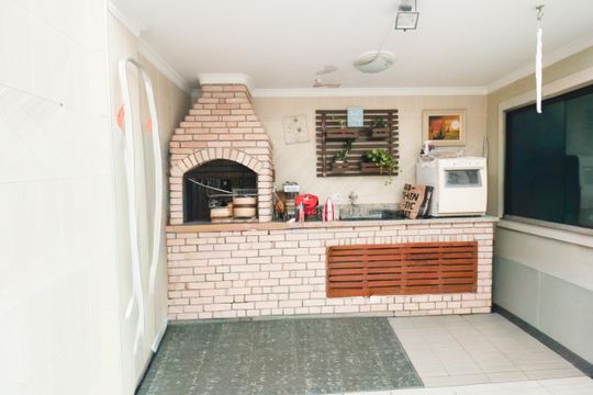 Casa à venda com 4 quartos, 153m² em Parque Sao Domingos, São Paulo