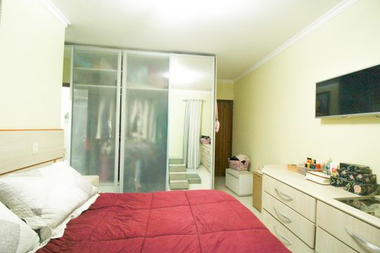 Casa à venda com 4 quartos, 153m² em Parque Sao Domingos, São Paulo